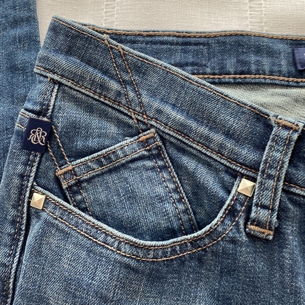 Rock and Republic Berlin skinny jeans. - Picture 3 of 13